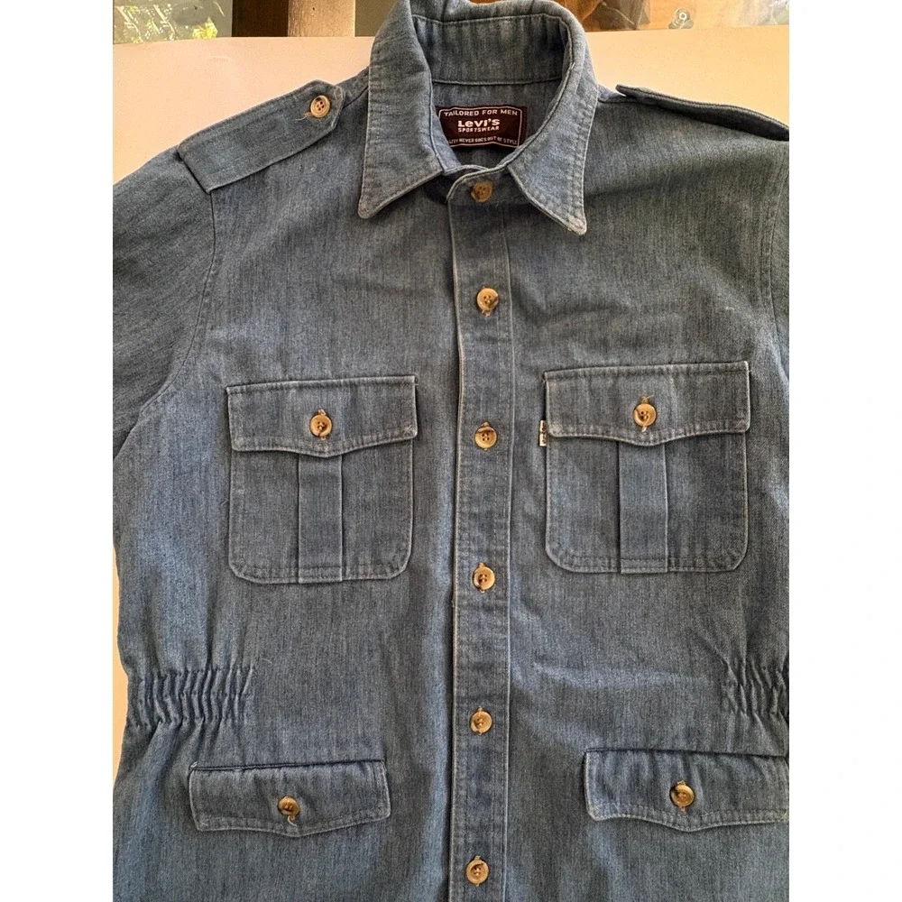 Vintage Levi's Sportswear Denim Shirt Mens Short Sleeve Button Up Chambray Blue